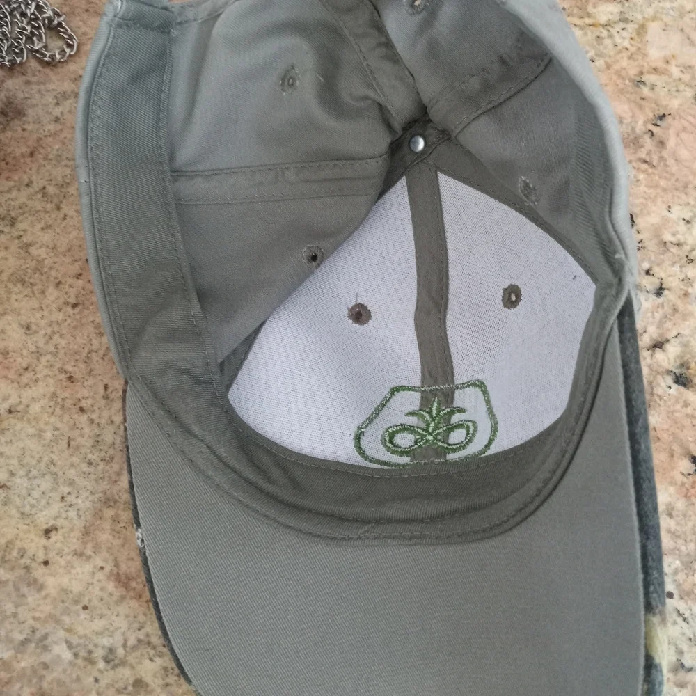 Hat - Picture 2 of 4